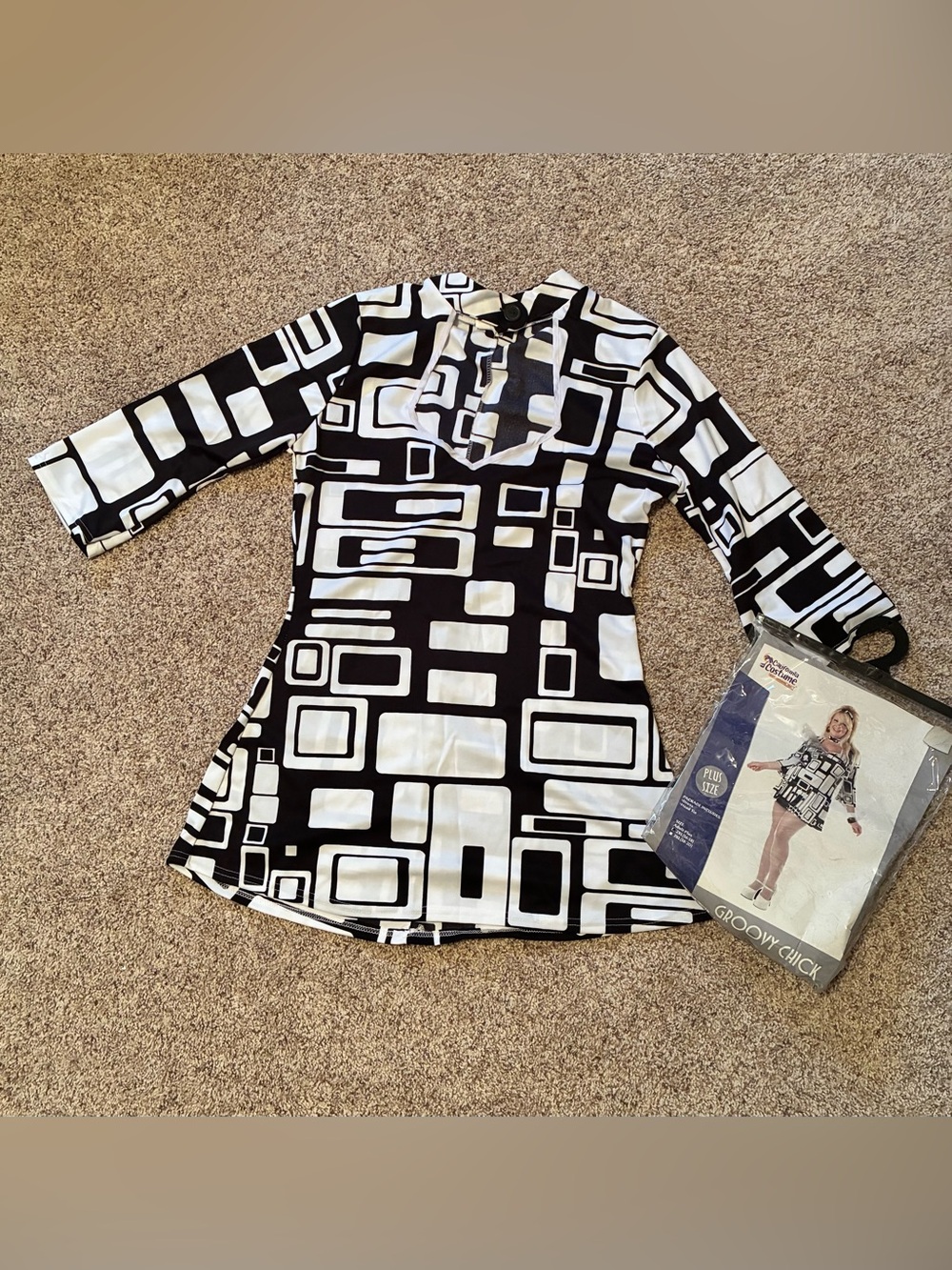 California Costumes Retro Mod 60-70s Go-Go Girl Plus Size Costume Dress & Scarf